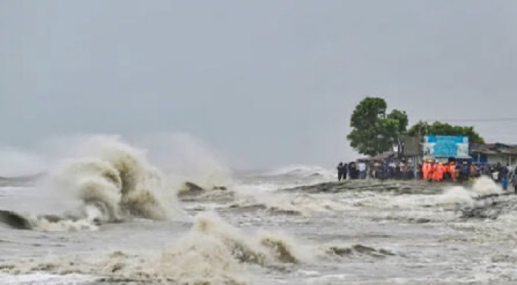 ঘূর্ণিঝড় রেমালের তাণ্ডবে ৯ জনের মৃত্যু